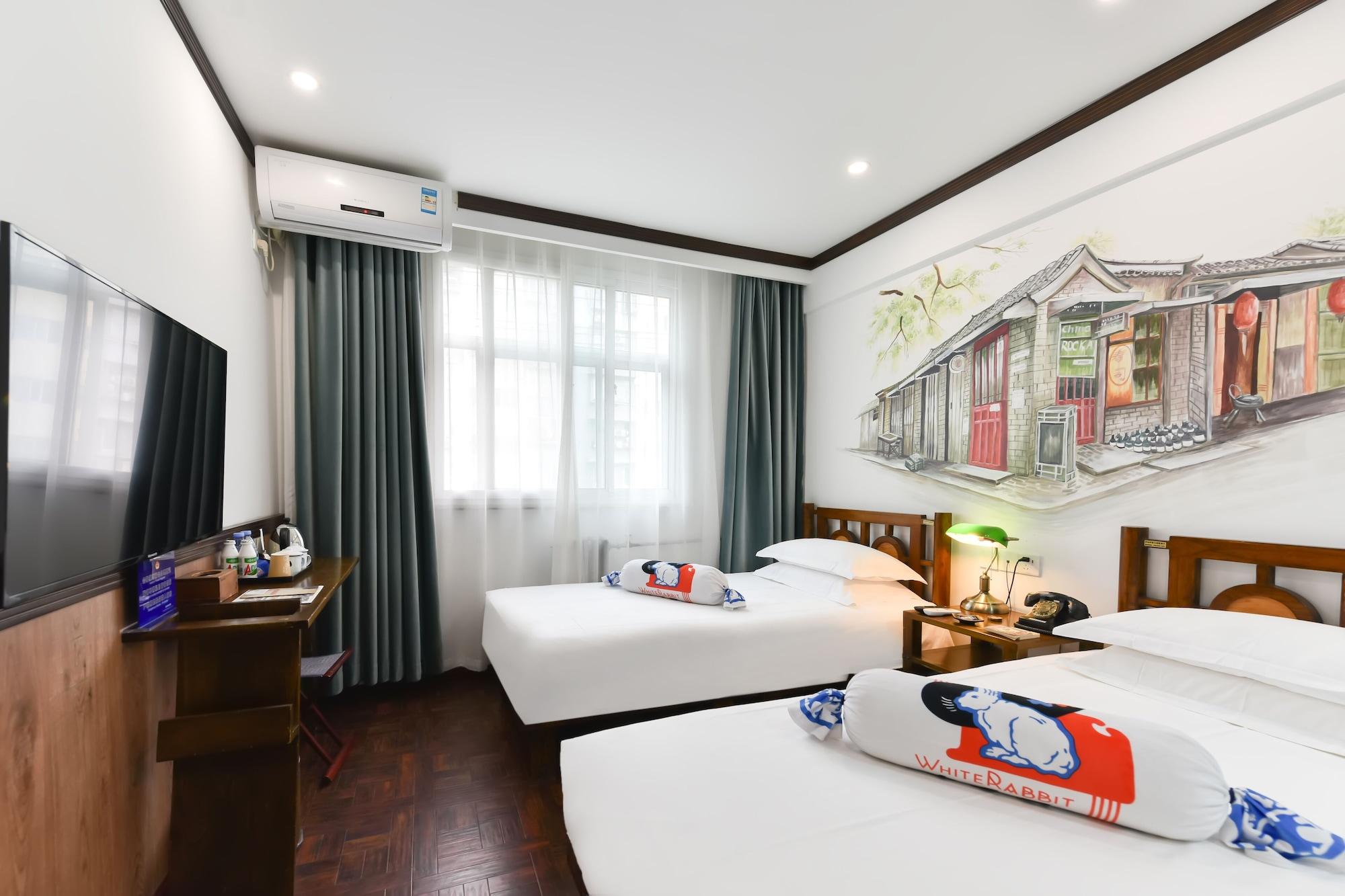 Time Traveller Hotel- Near Beijing Yonghe Lama Temple, Ghost Street, Beihai Park, Jingshan Park, Drum Tower, Houhai Bar Street, Tian'Anmen Square, Located In Beijing Traditional Hutongs, 5 Minutes Away From Subway, Free Laundry Serive المظهر الخارجي الصورة