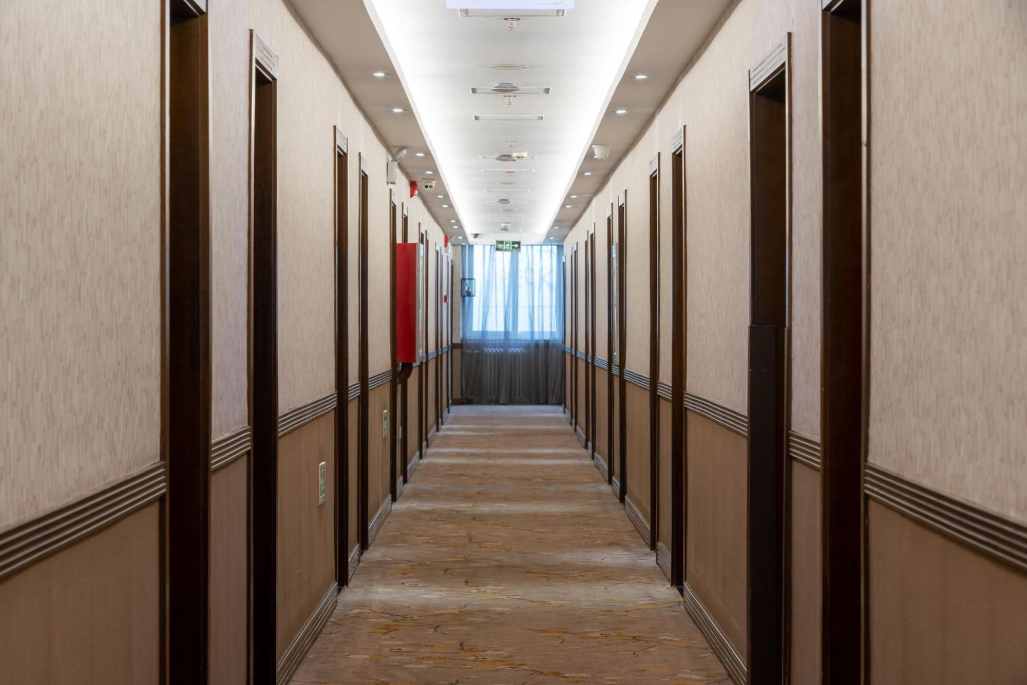 Nost Algia Hotel - Near Beijing Yonghe Lama Temple, Ghost Street, Beihai Park, Jingshan Park, Drum Tower, Houhai Bar Street, Tian'Anmen Square, Located In Beijing Traditional Hutongs, 5 Minutes Away From Subway, Free Laundry Serive المظهر الخارجي الصورة