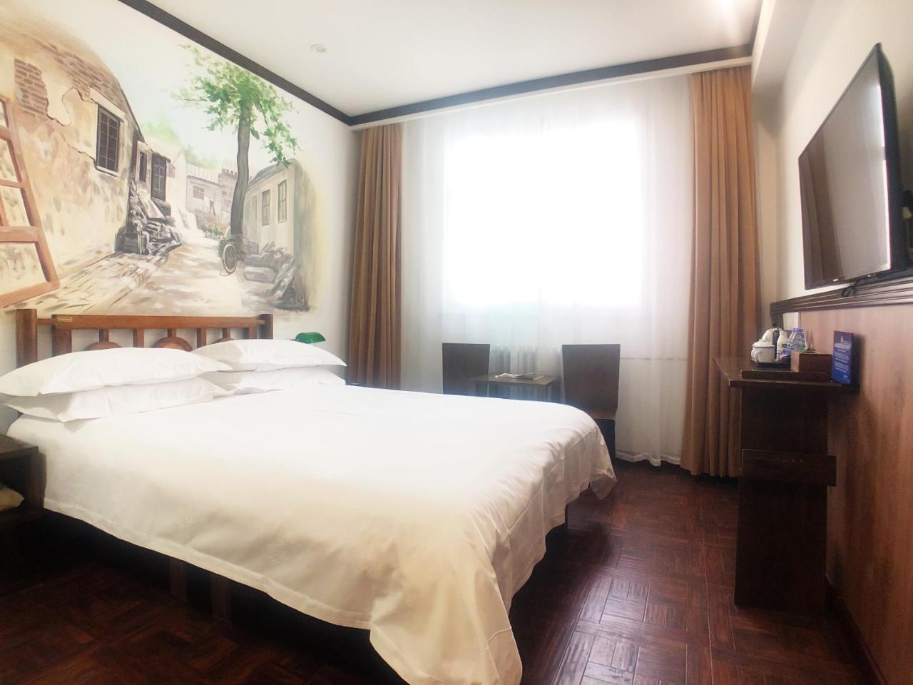 Time Traveller Hotel- Near Beijing Yonghe Lama Temple, Ghost Street, Beihai Park, Jingshan Park, Drum Tower, Houhai Bar Street, Tian'Anmen Square, Located In Beijing Traditional Hutongs, 5 Minutes Away From Subway, Free Laundry Serive المظهر الخارجي الصورة